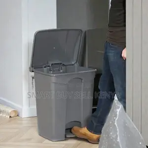 Home Office Long Lasting 30l Step Pedal Garbage Bin Hard Plastic Build