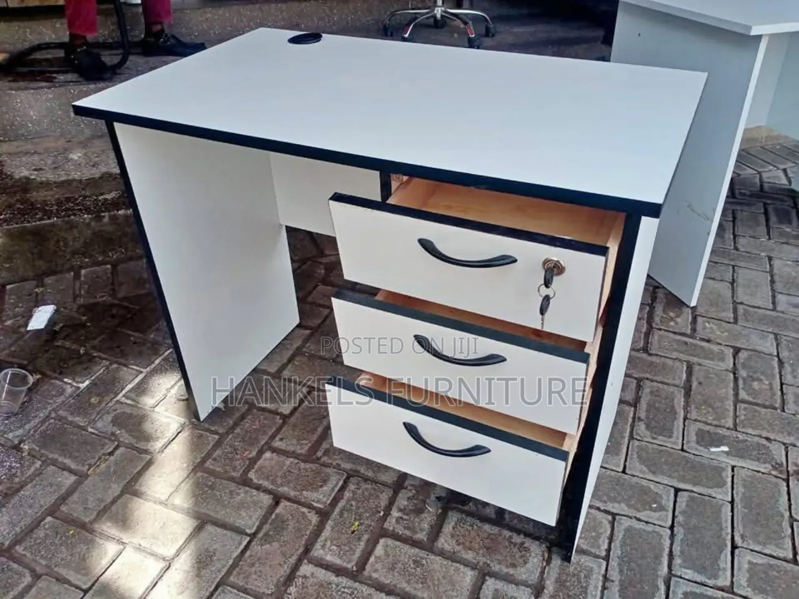 Work Smarter With an Ergonomic Office Desk