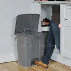 Quality Plastic Material 30l Step Pedal Dust Bin Home Office Hospitals