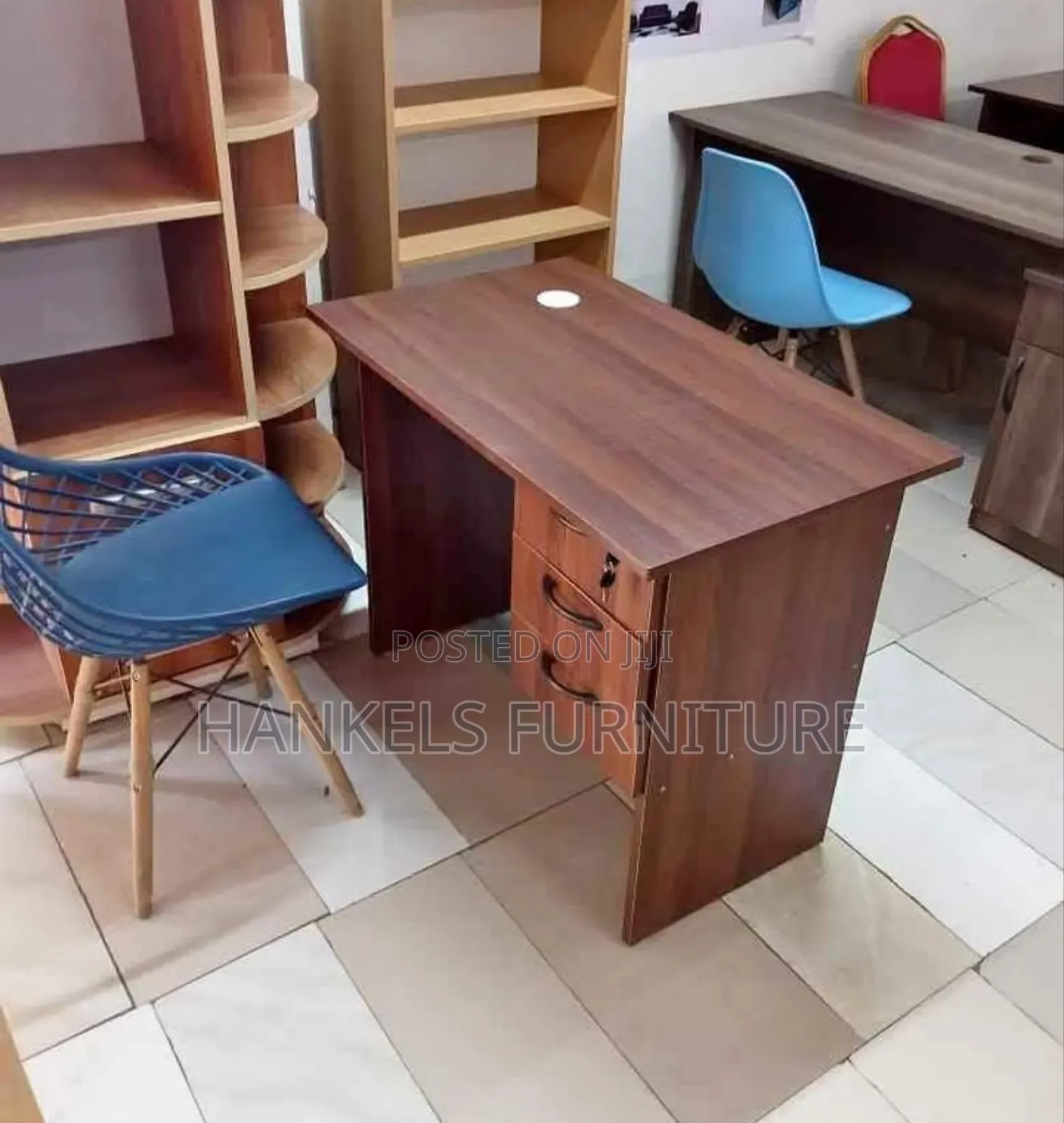 Ergonomic Desk to Boost Productivity Comfort