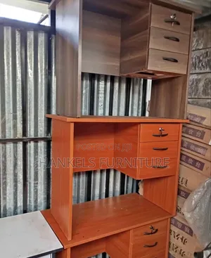 Compact Desks for Small Home Offices