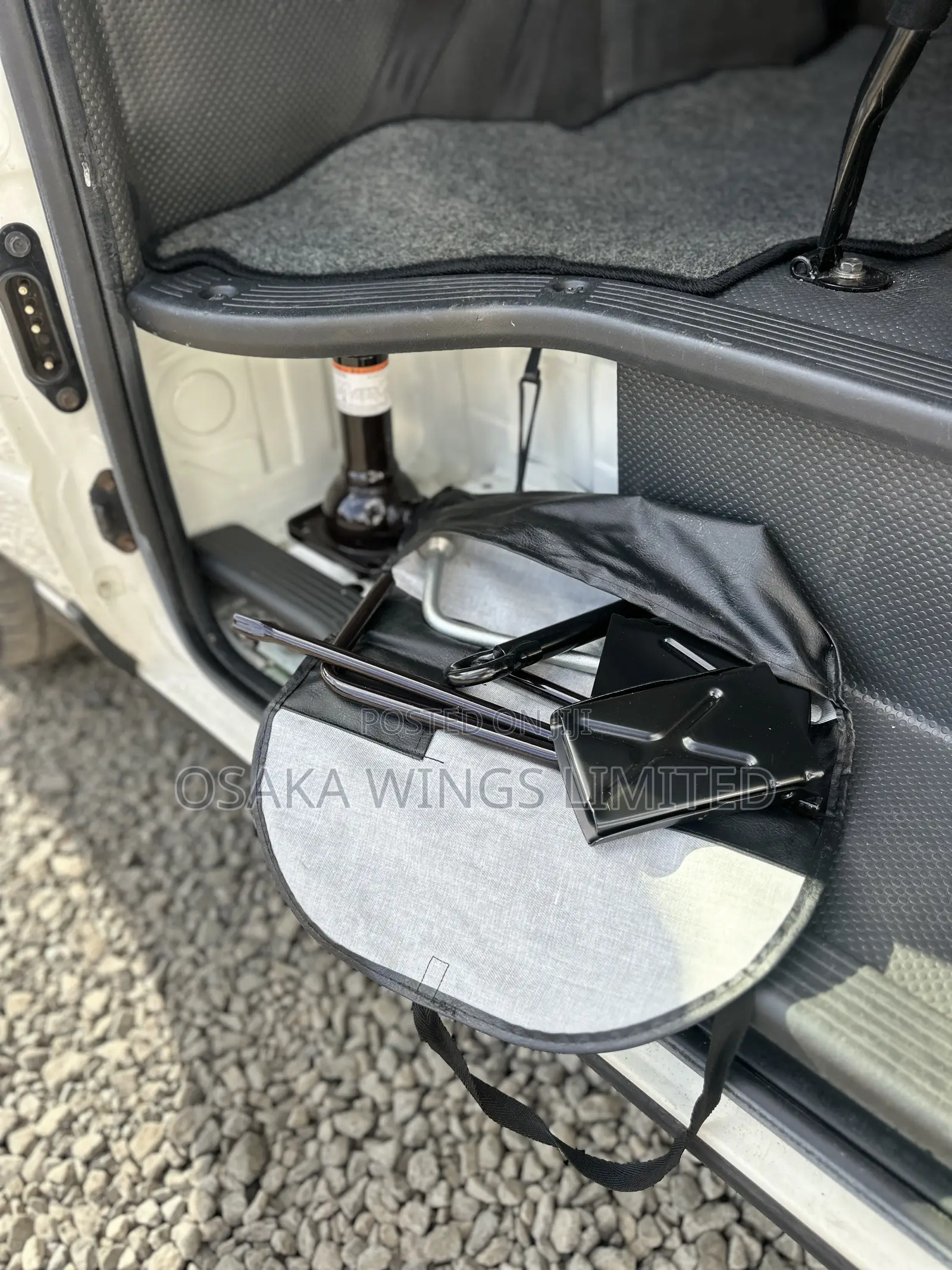 Toyota HiAce 2018 White