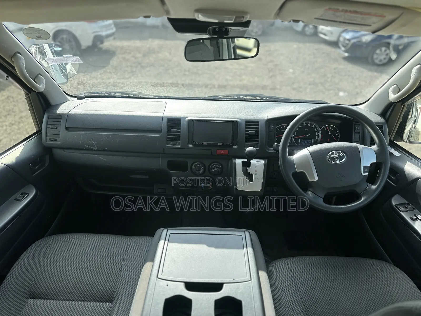 Toyota HiAce 2018 White
