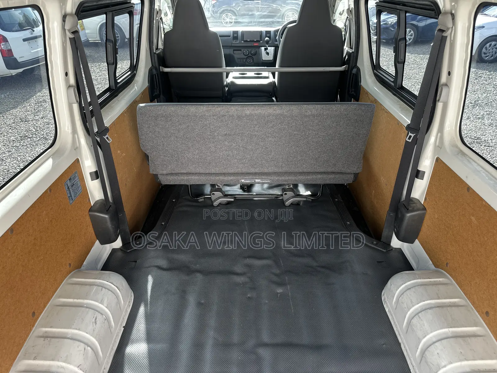Toyota HiAce 2018 White