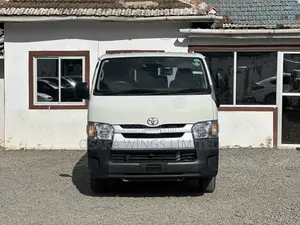 Toyota HiAce 2018 White
