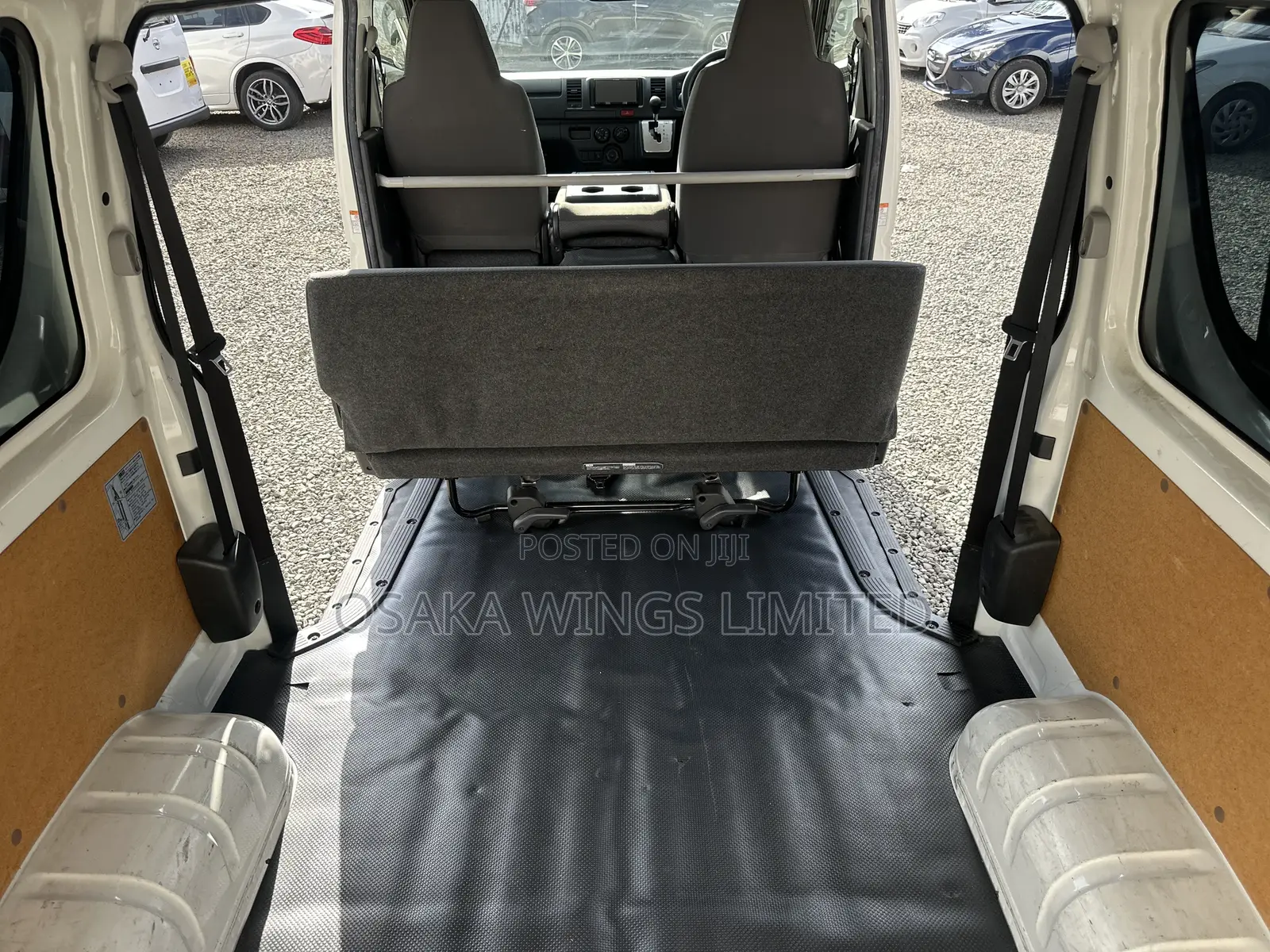 Toyota HiAce 2018 White