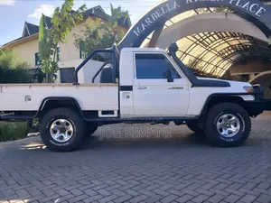 Toyota Land Cruiser 2015 White