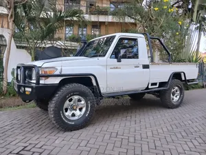 Toyota Land Cruiser 2015 White