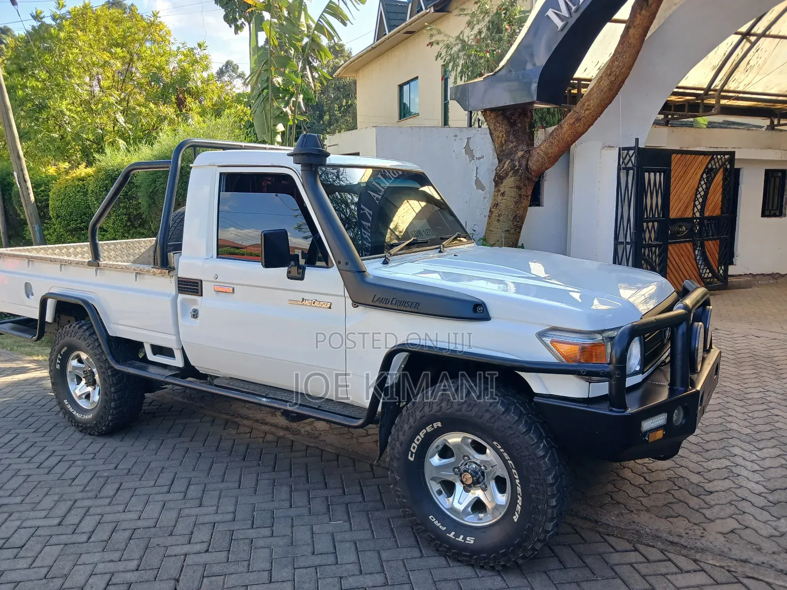 Toyota Land Cruiser 2015 White