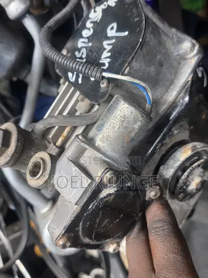 Land Rover Self-Levelling Suspension Pump.