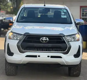 Toyota Hilux Revo Double Cab Deisel 2.4 AWD 2021 White