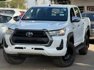 Toyota Hilux Revo Double Cab Deisel 2.4 AWD 2021 White