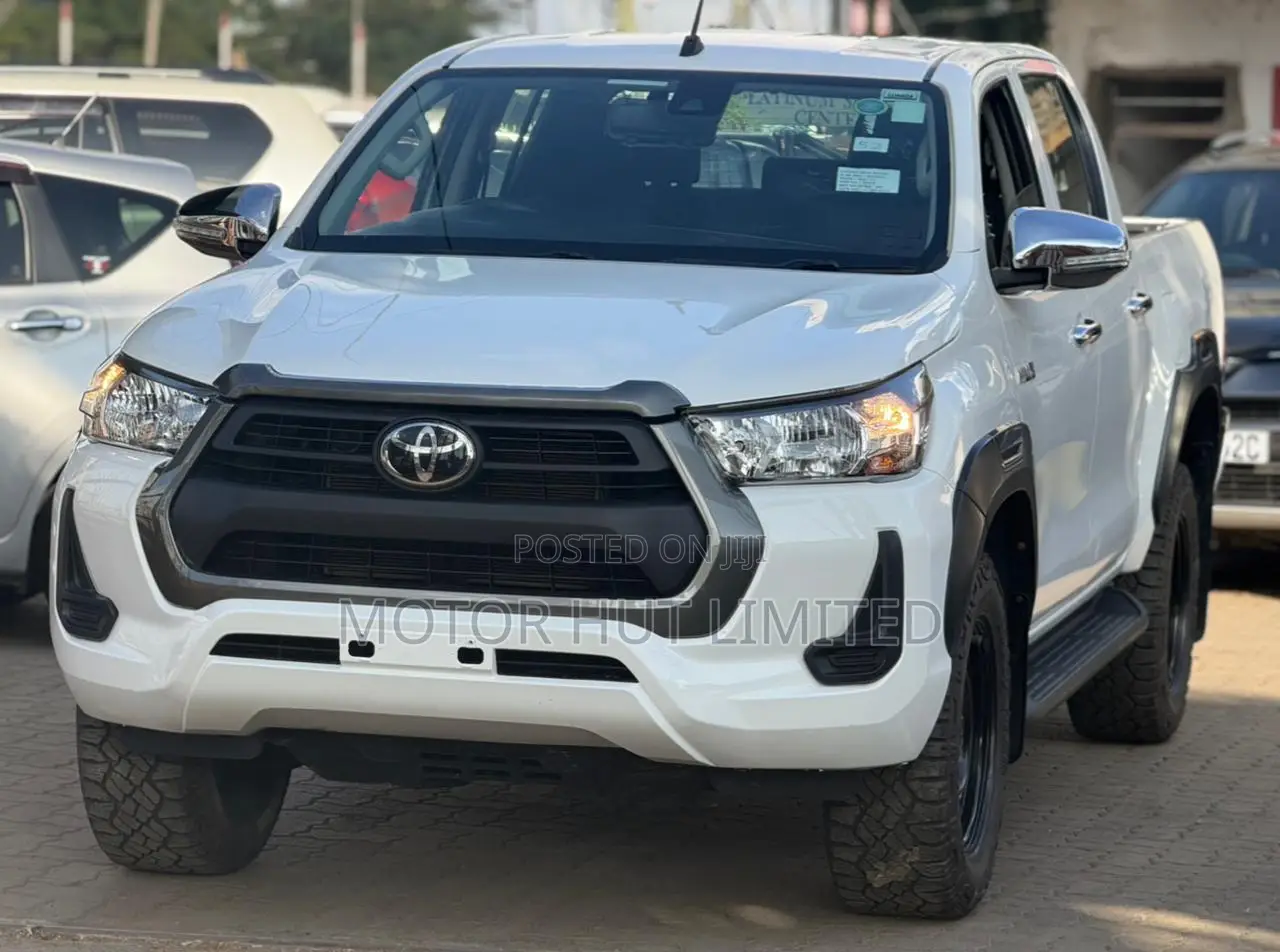 Toyota Hilux Revo Double Cab Deisel 2.4 AWD 2021 White