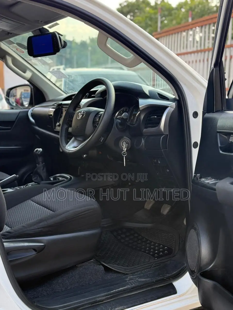 Toyota Hilux Revo Double Cab Deisel 2.4 AWD 2021 White