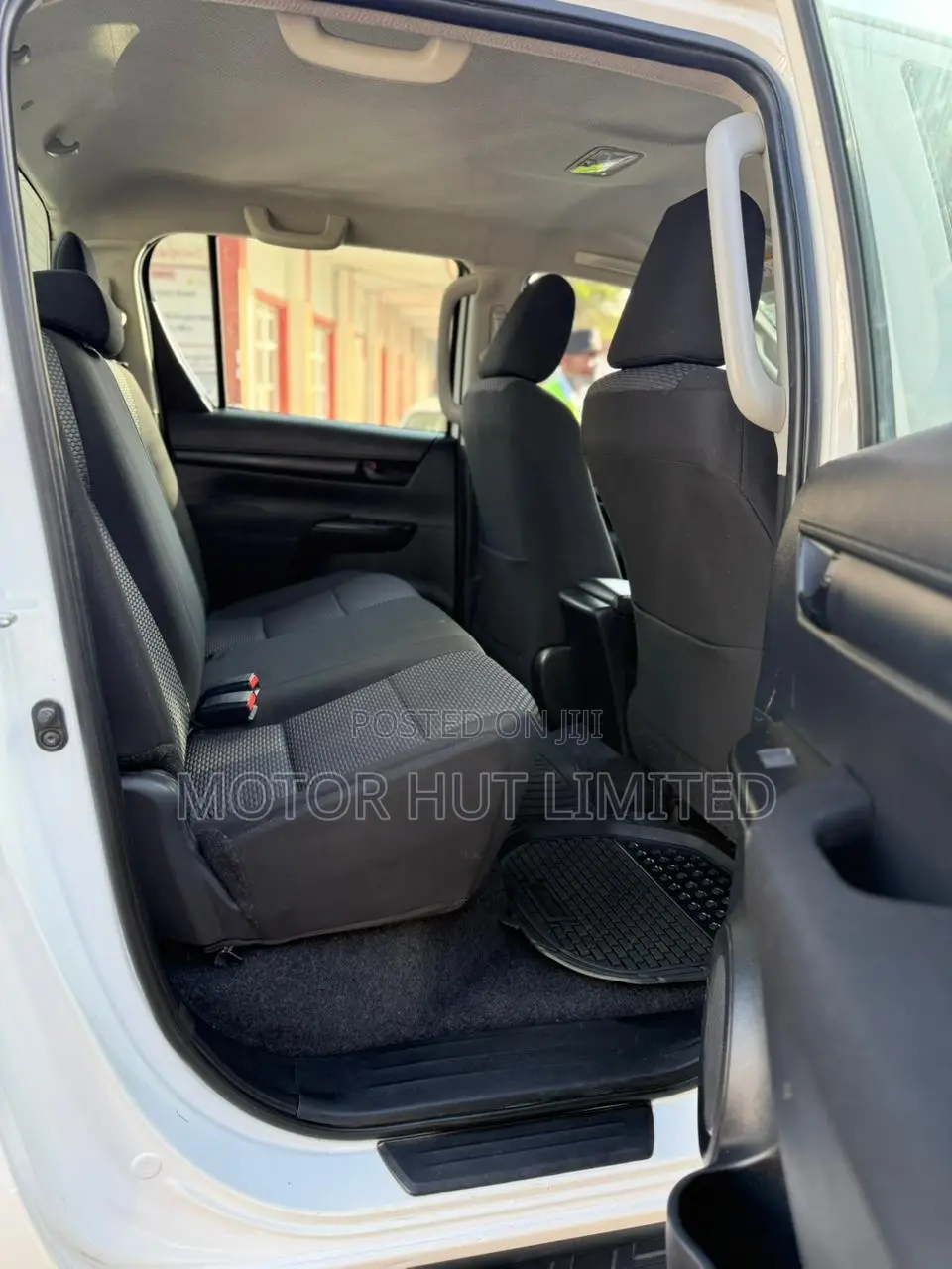 Toyota Hilux Revo Double Cab Deisel 2.4 AWD 2021 White