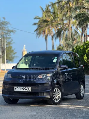 Toyota Spade 2015 Gray