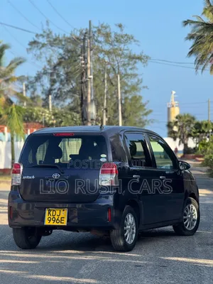 Toyota Spade 2015 Gray
