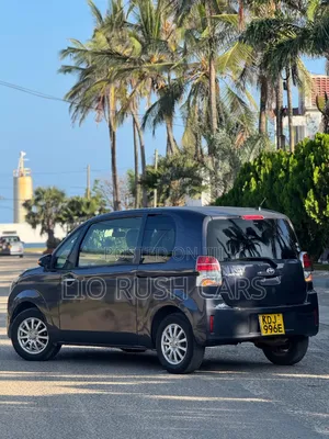 Toyota Spade 2015 Gray