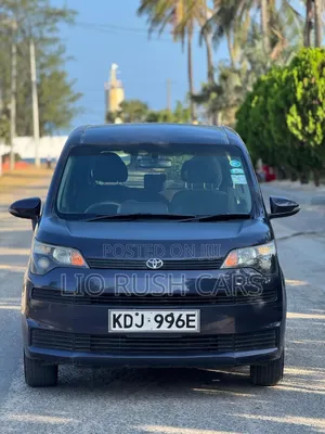 Toyota Spade 2015 Gray