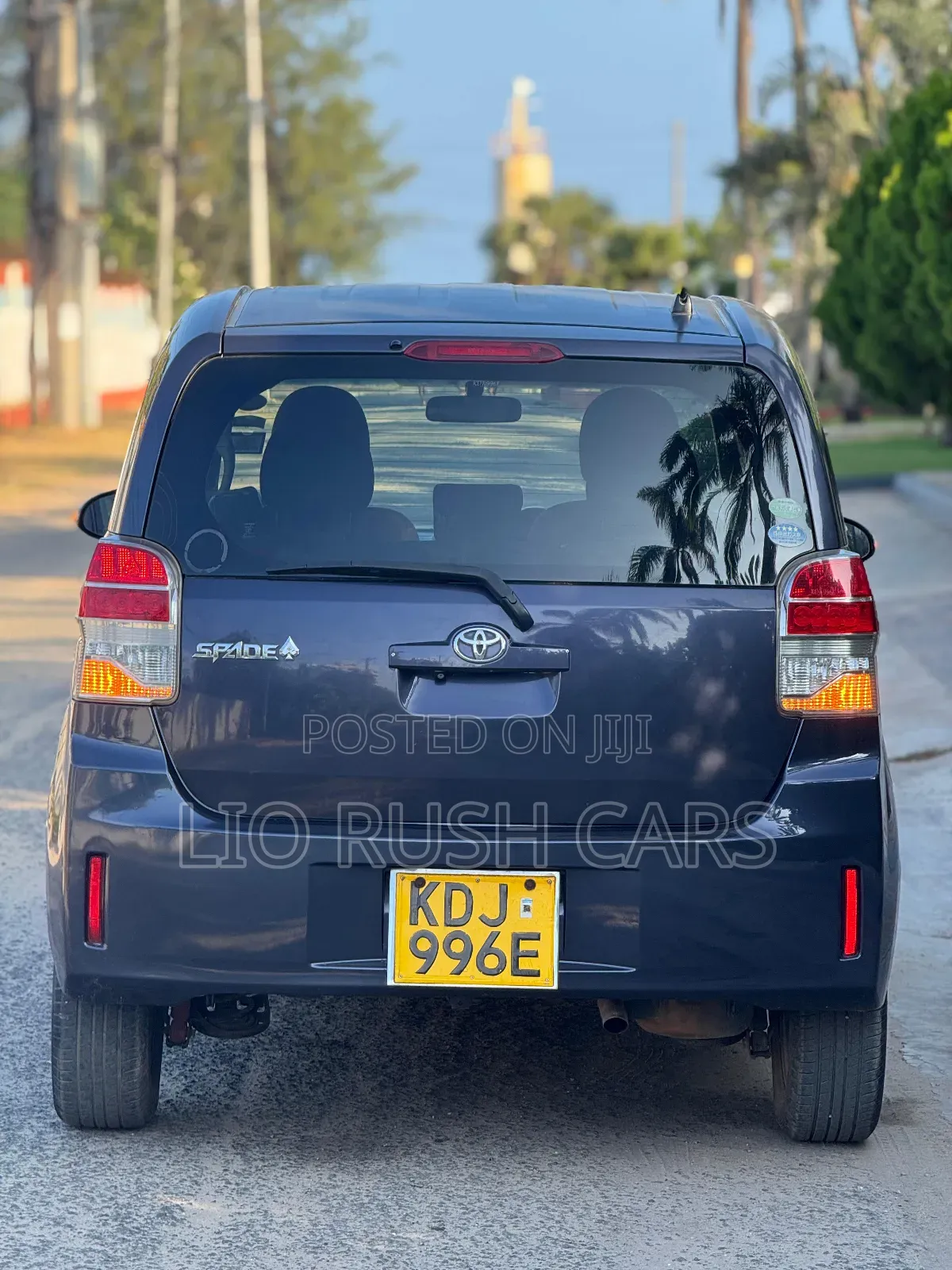 Toyota Spade 2015 Gray