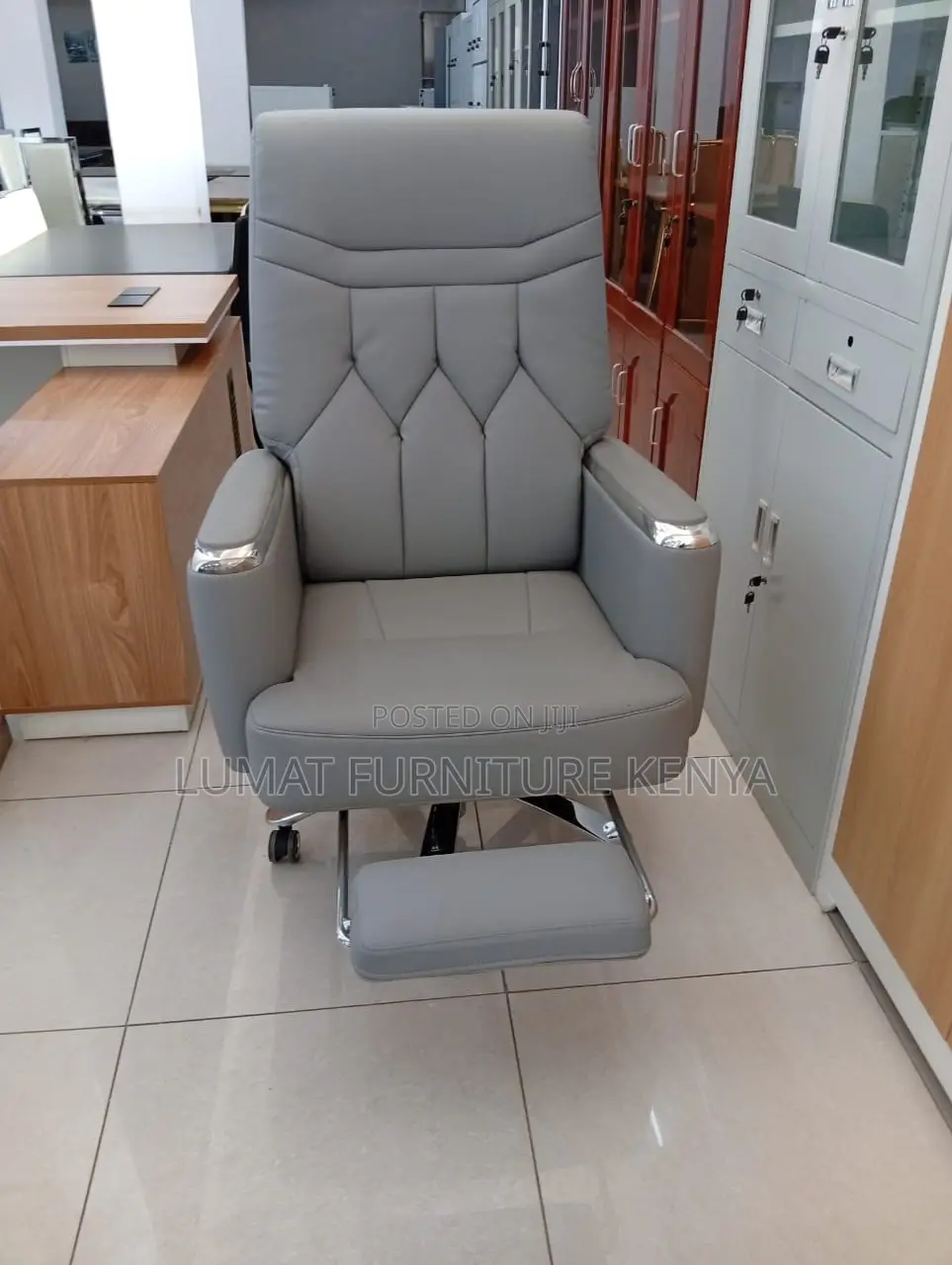 Executive Director Chair With Footrest