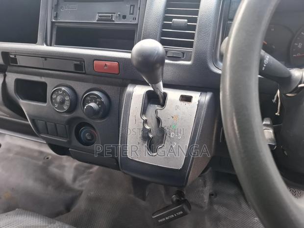 Toyota HiAce 2015 White - thumbnail 6