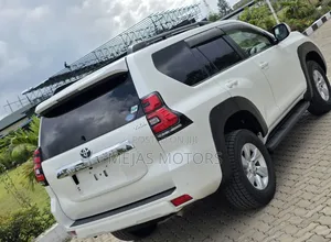 Toyota Land Cruiser Prado 2018 White