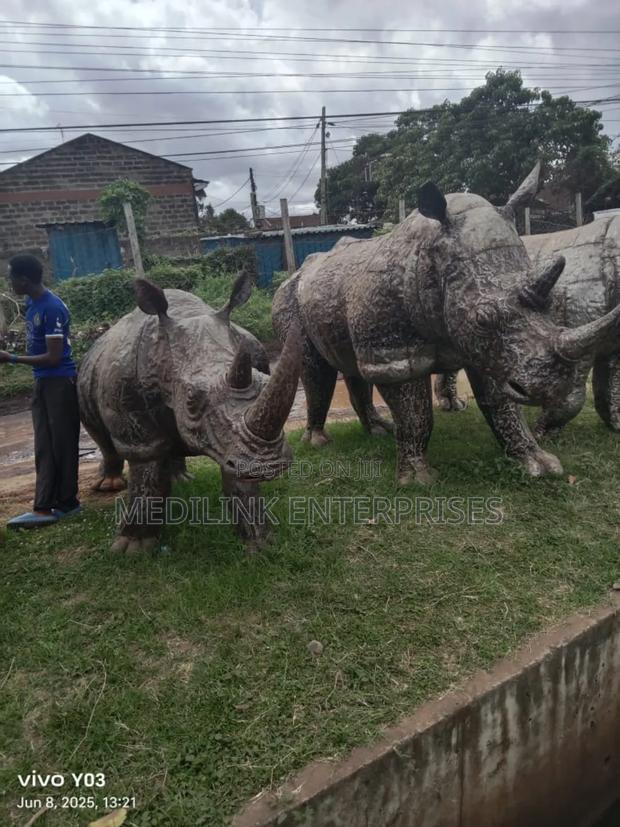 Metallic Big Five Wild Animals for Hire - main view