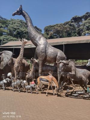 Giraffe Metallic Sculptures for Park Outdoor Setting - main view