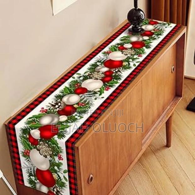 Christmas Themed Table Runner - thumbnail 5