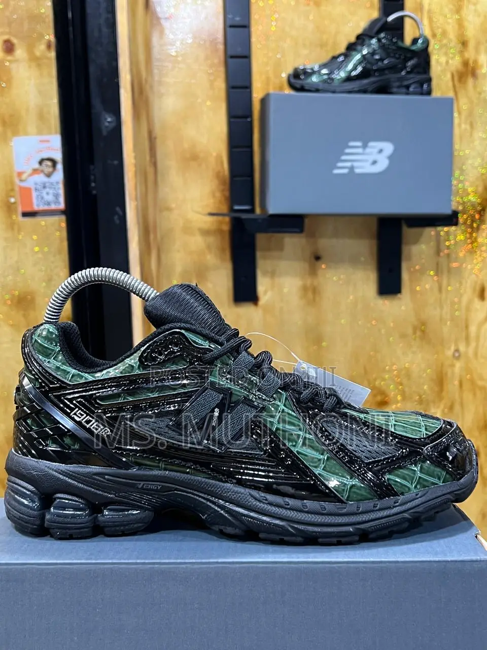 Crocodile-Patterned Leather New Balance 1906r 99ginger