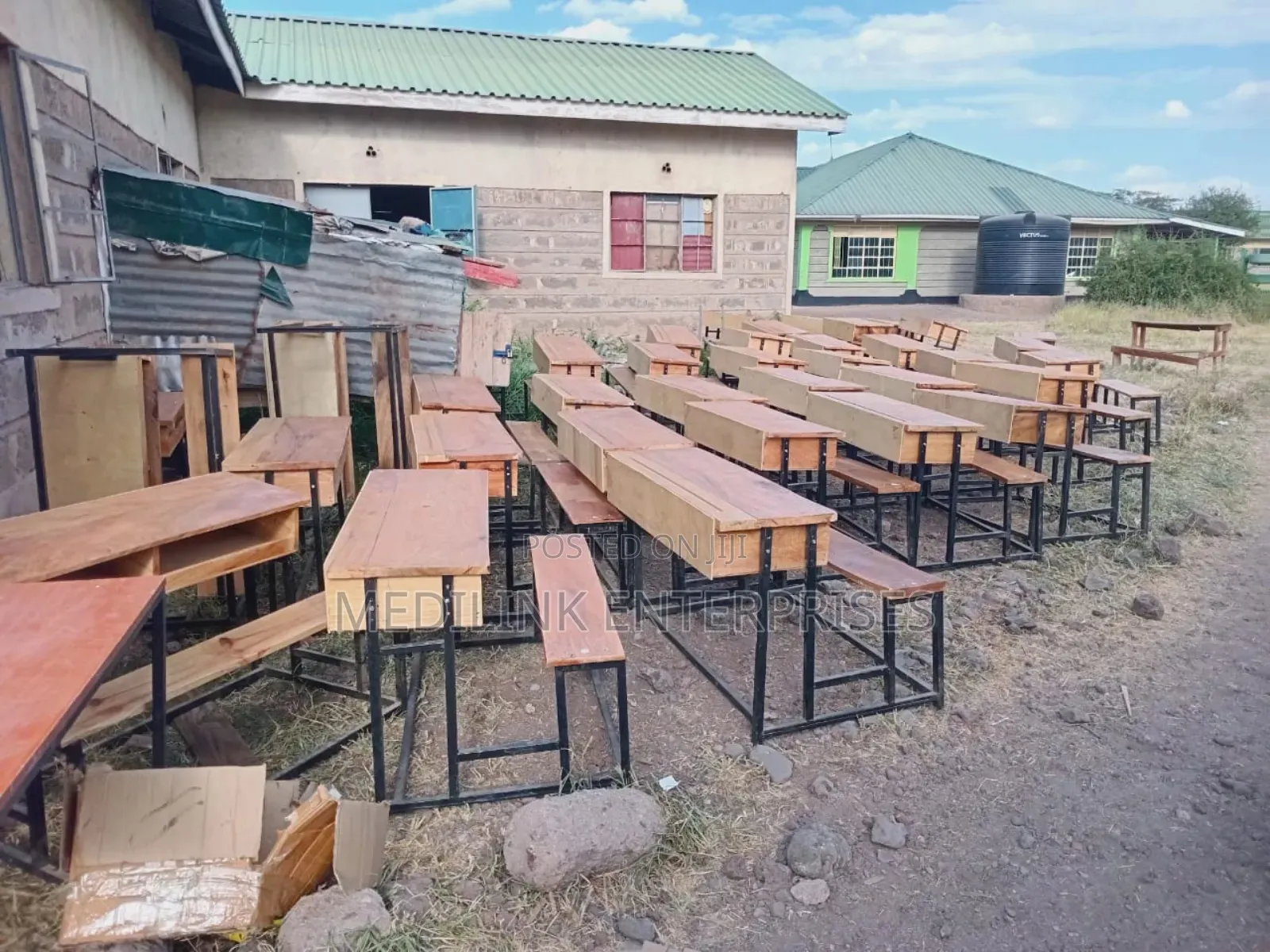Wooden Metallic Vanish Pupils Desks