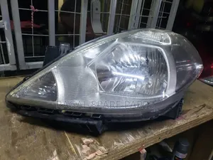 Tiida Headlight 2005/7
