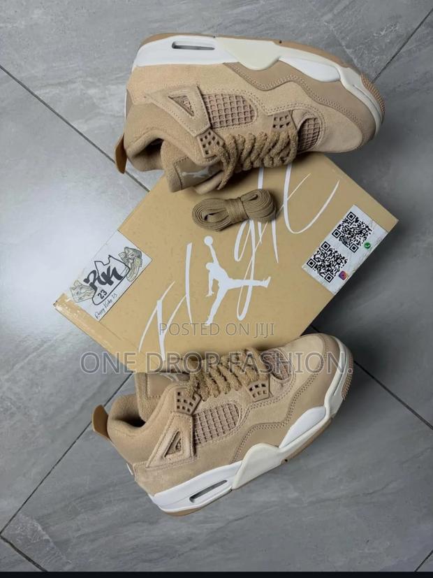 J4 Retro Cozy Sizes 38-46 - main view
