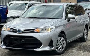 Toyota Corolla Fielder 1.5 Hybrid FWD 2018 Silver