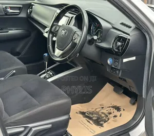 Toyota Corolla Fielder 1.5 Hybrid FWD 2018 Silver