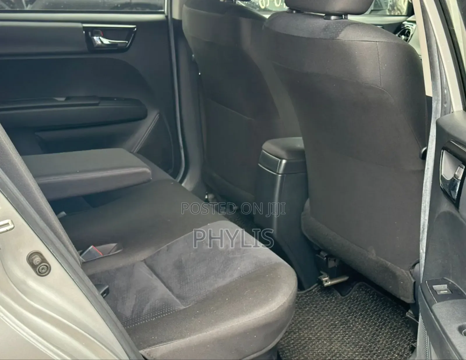 Toyota Corolla Fielder 1.5 Hybrid FWD 2018 Silver