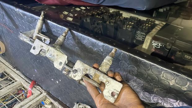 Wiper Column Bracket Isuzu Frr90 - thumbnail 2