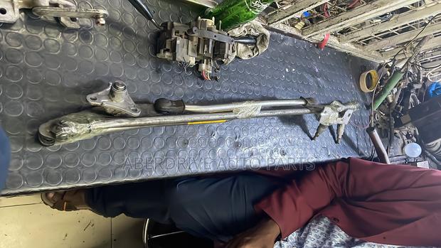 Wiper Column Bracket Isuzu Frr90 - main view