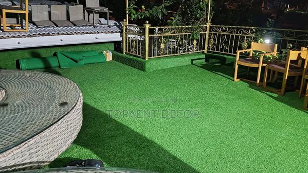 20mm Green All Year,Lush Hotel Rooftop Artificial Grass Carpet