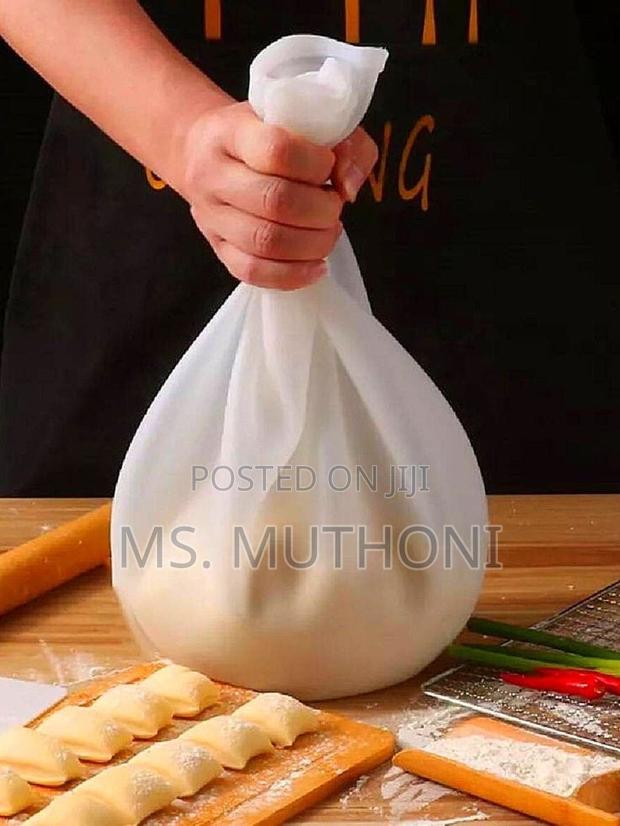 Reusable Silicone Dough Kneading Bag. - thumbnail 5