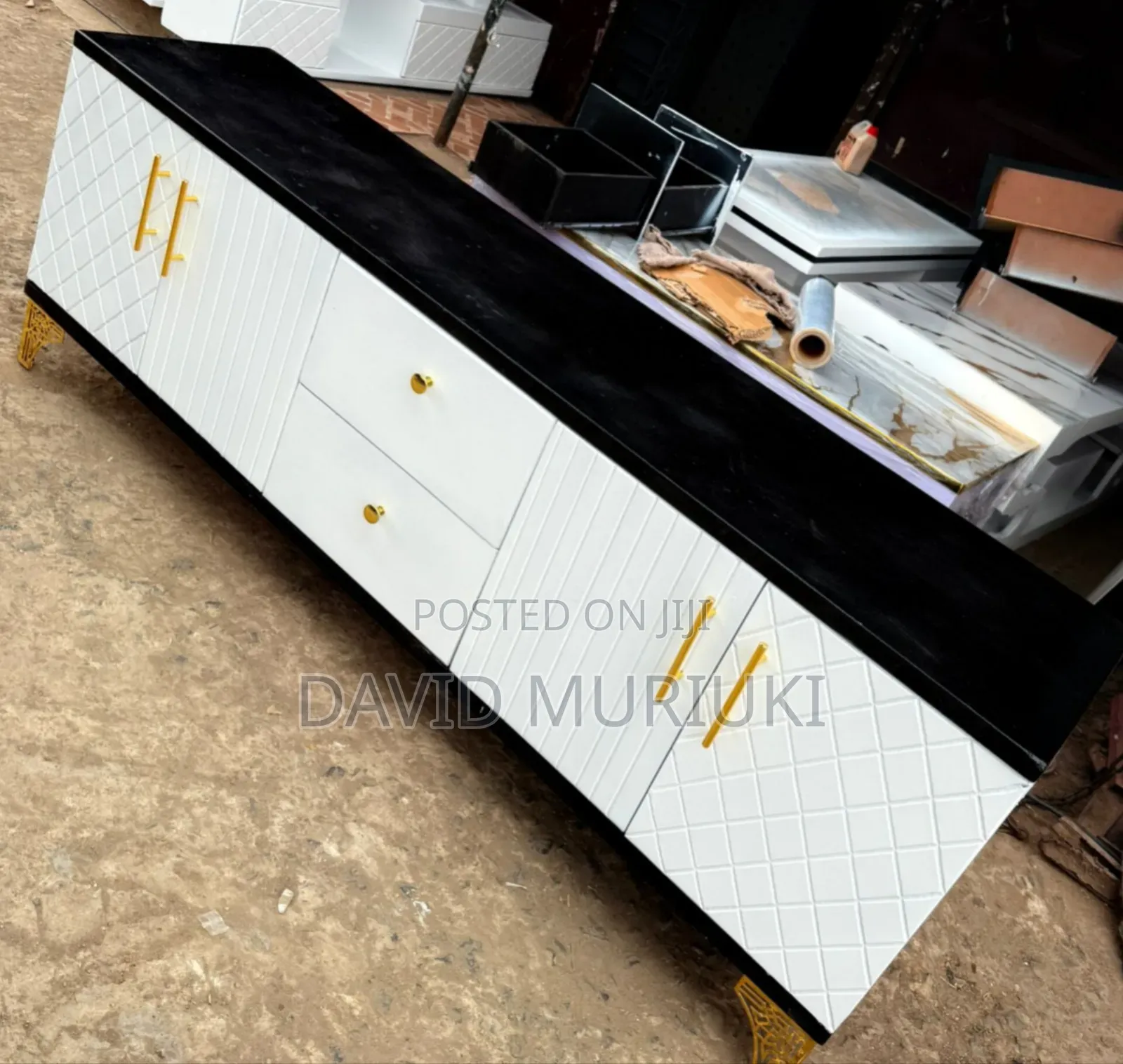 5.5fts Executive Tv Stand With Marble Lining