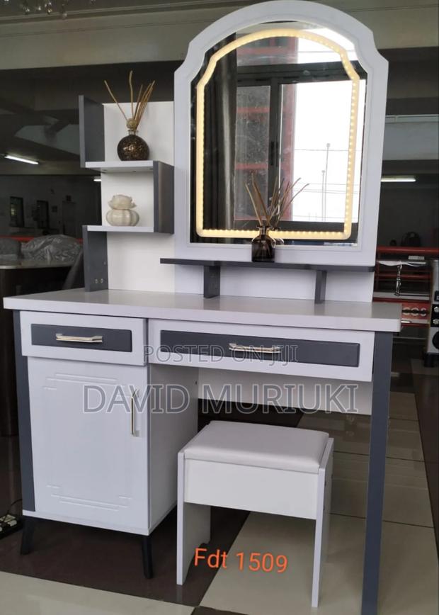 Executive Big Dressing Table With Sliding Mirror - main view