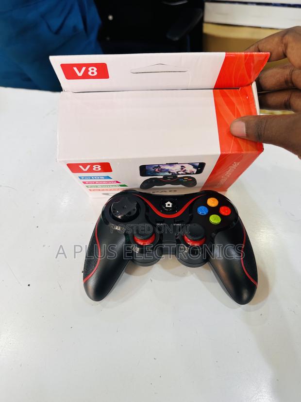 V8 Wireless Gaming Controller - main view