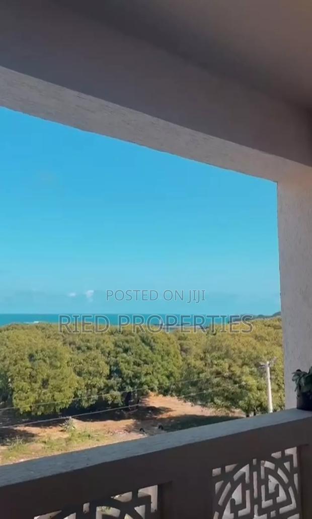 2br Close To The Beach For Shortterm Lease - thumbnail 3