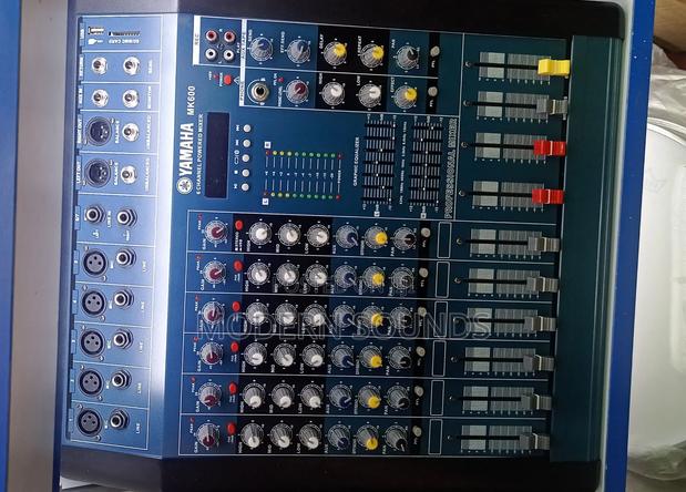 8 Channel Yamaha Powered Mixer - main view