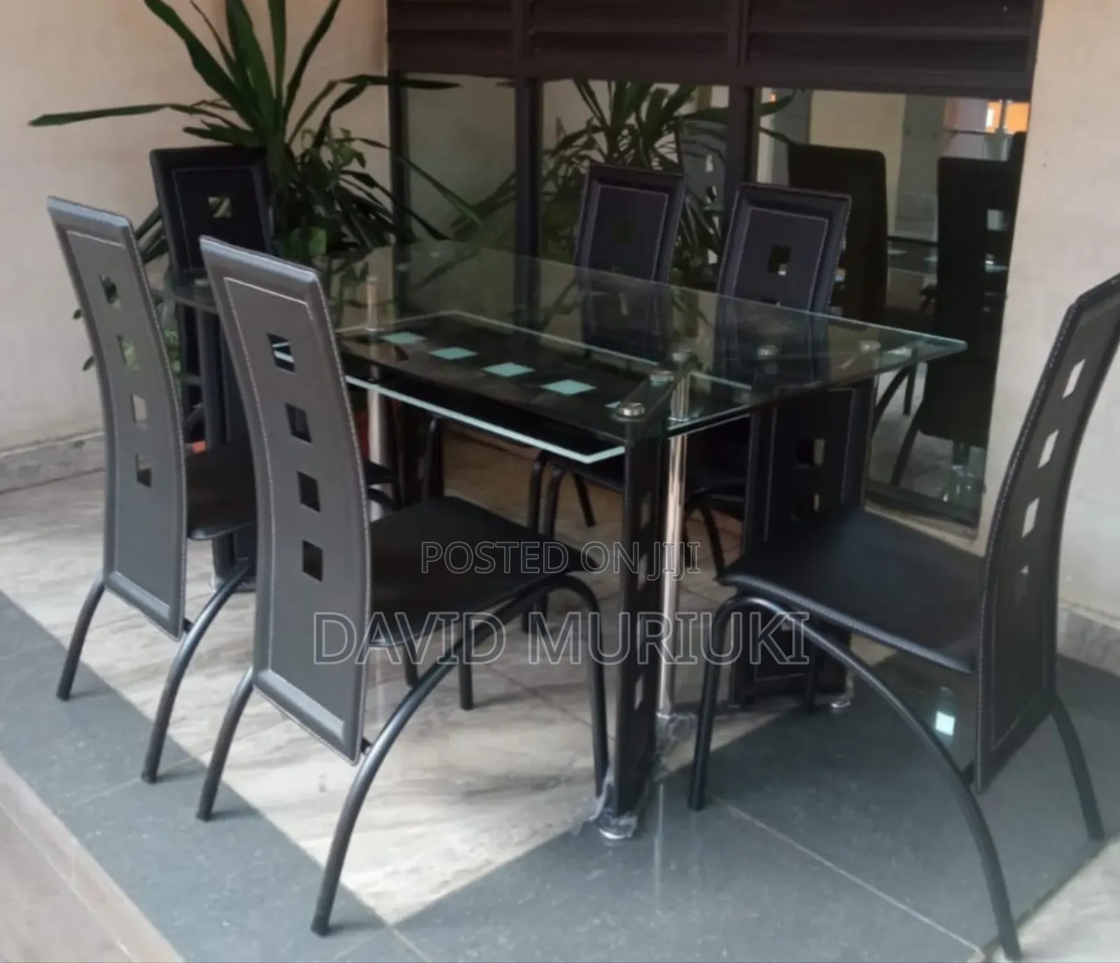 Executive 6 Sitter Glass Dinning Table With Leather Seat