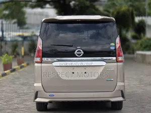 Nissan Serena 2018 Gold