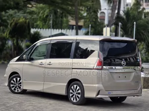 Nissan Serena 2018 Gold