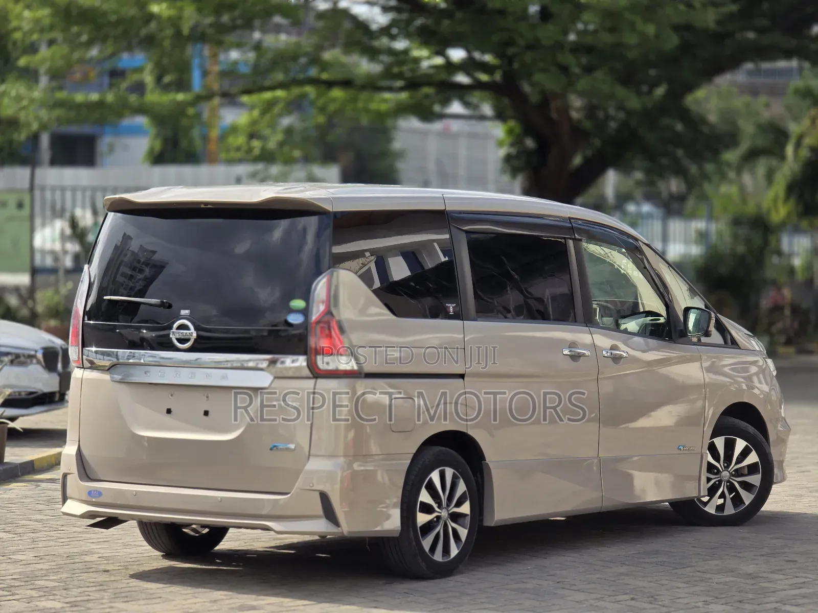 Nissan Serena 2018 Gold
